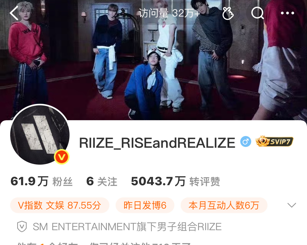 阿迪达斯少一杠 
