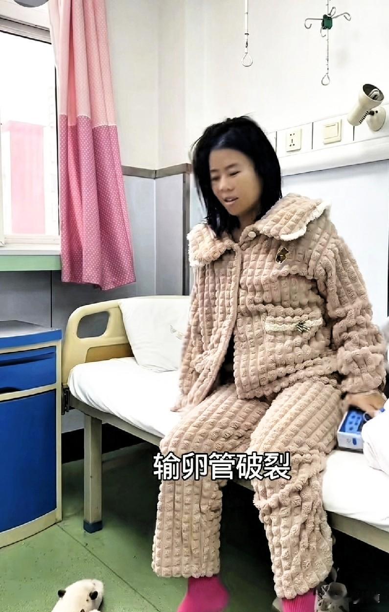 寻亲霍婉君真是让人哭笑不得。
没有男朋友没有二婚，都有一个儿子两三岁了，非要通过