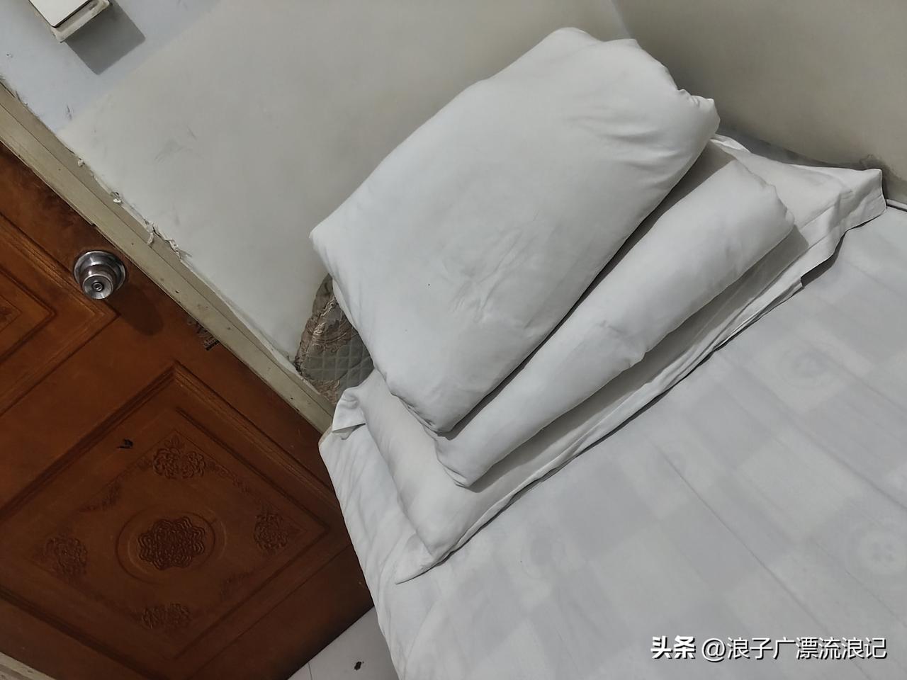 家人们，一定要避雷滨州长途汽车站渤海 21 路的百和旅馆！我住进去那叫一个糟心。