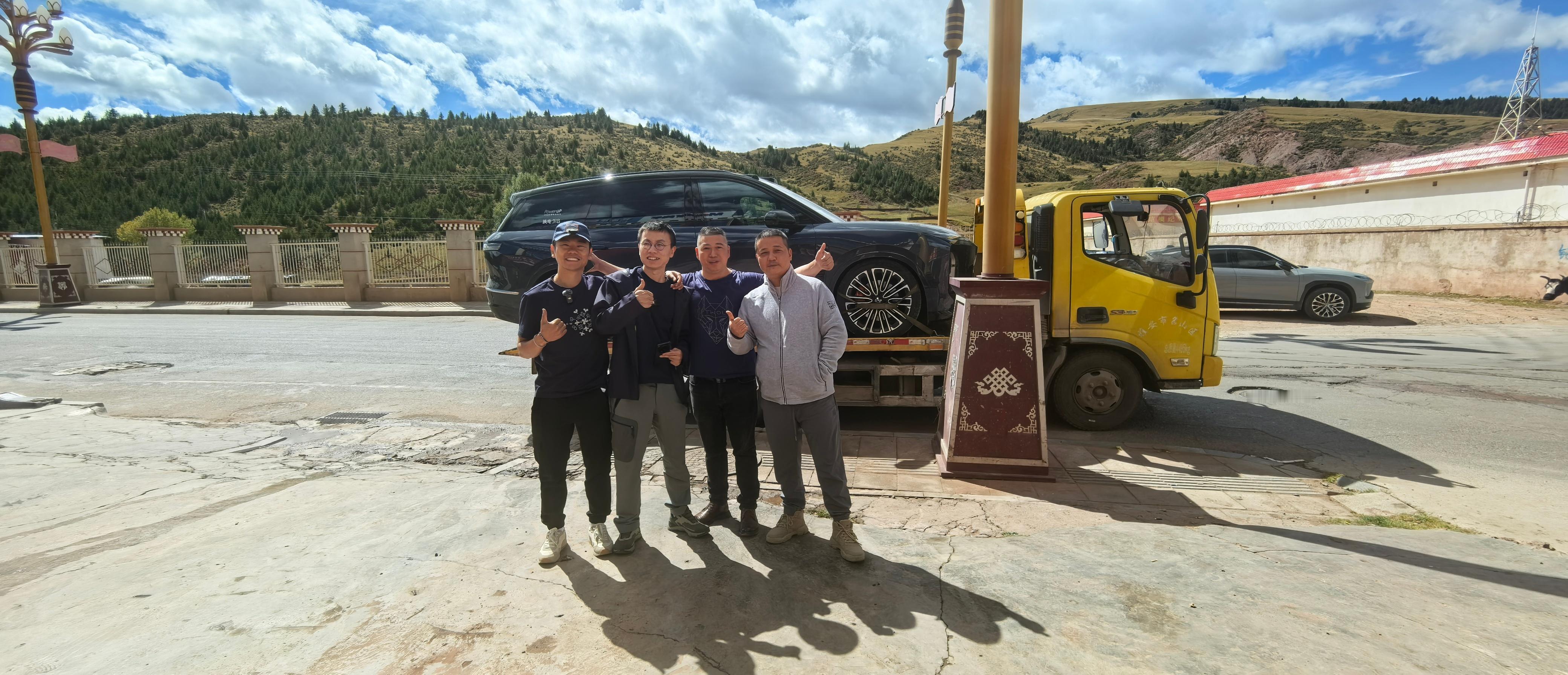 （接上条）一个品牌怎么样，除了车，更多就是车主们。谢谢捎我一程的ES6大哥！蔚来