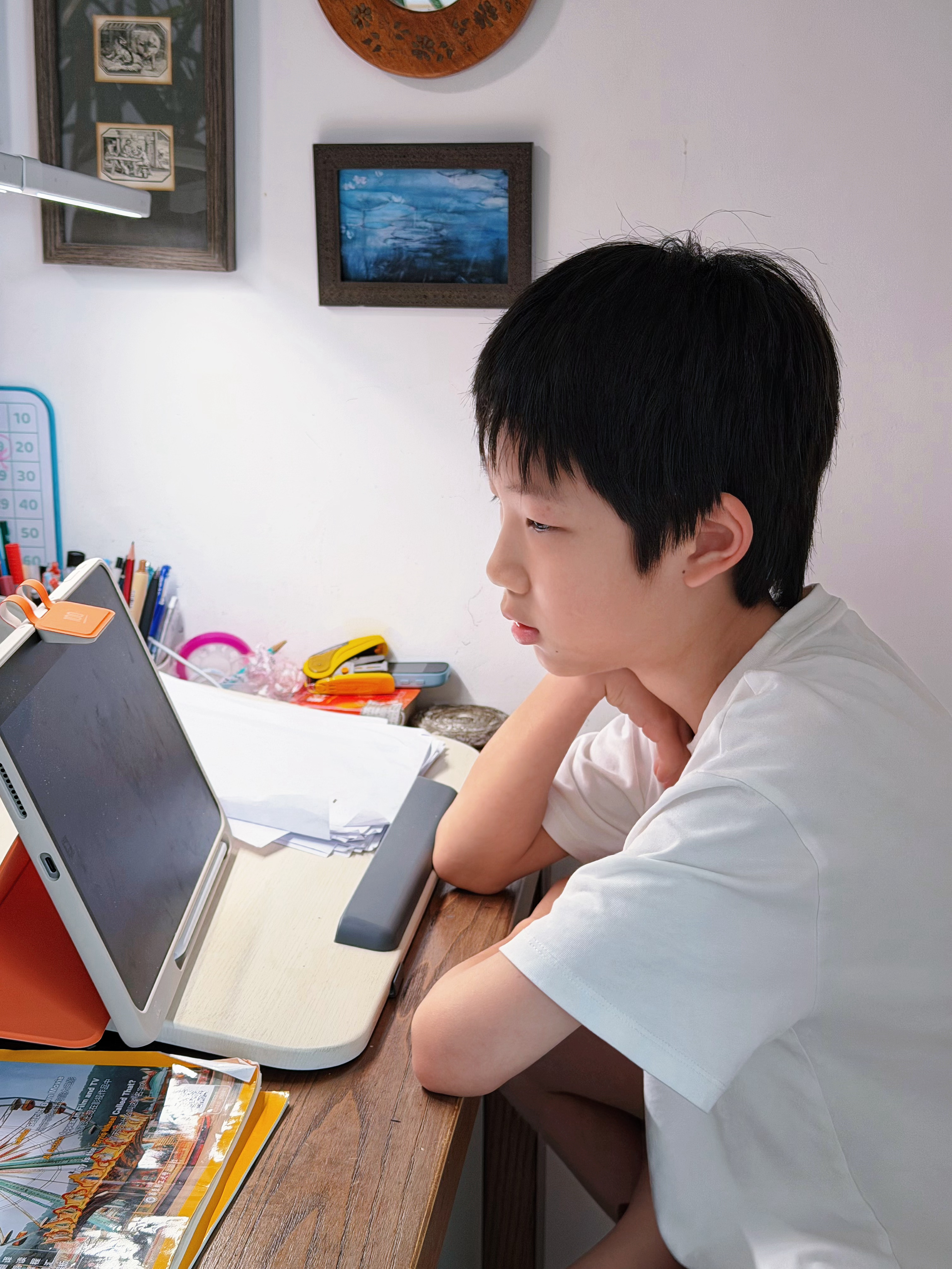 小添在看五年级的数学，看到这个，然后对我说，为什么要这样？被减数➖减数🟰差，那