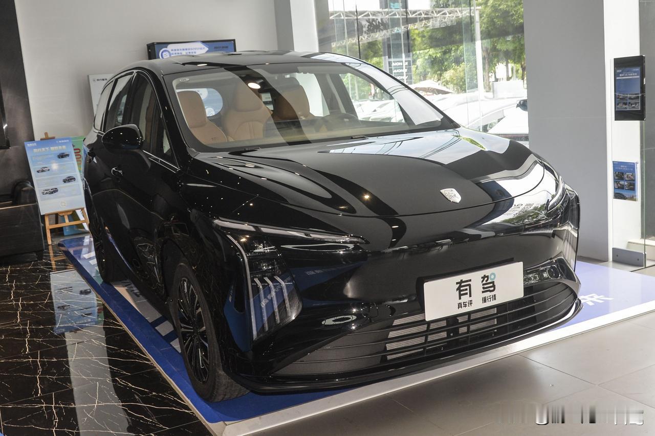 与华为合作的车型都火了:
鸿蒙智行“界”系列
1.‌问界‌（赛力斯）：代表车型有