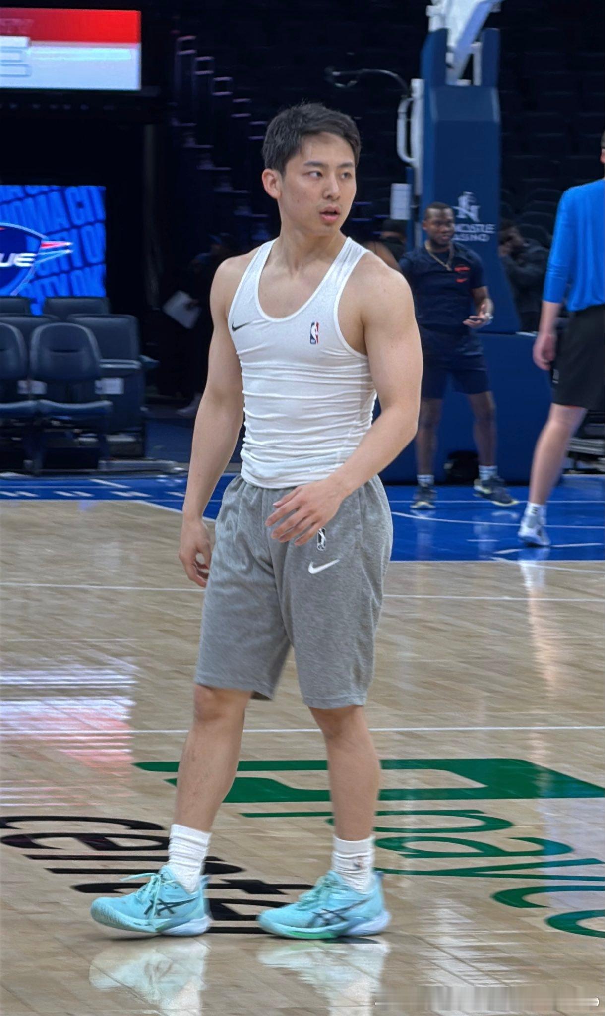 河村勇辉背靠背再战热火出场27分钟得到6分6板6助河村勇辉亚洲篮球NBA