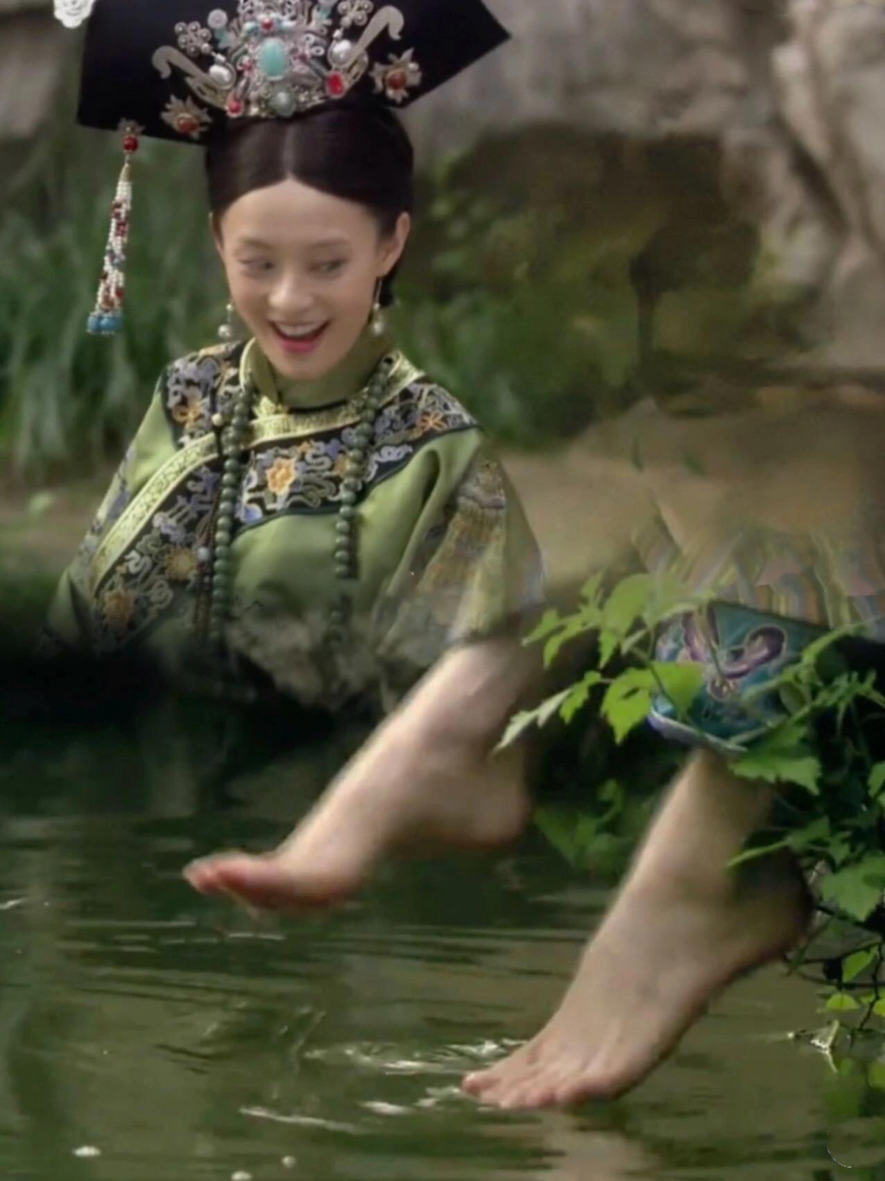 甄嬛为啥不裹脚？ ​​​