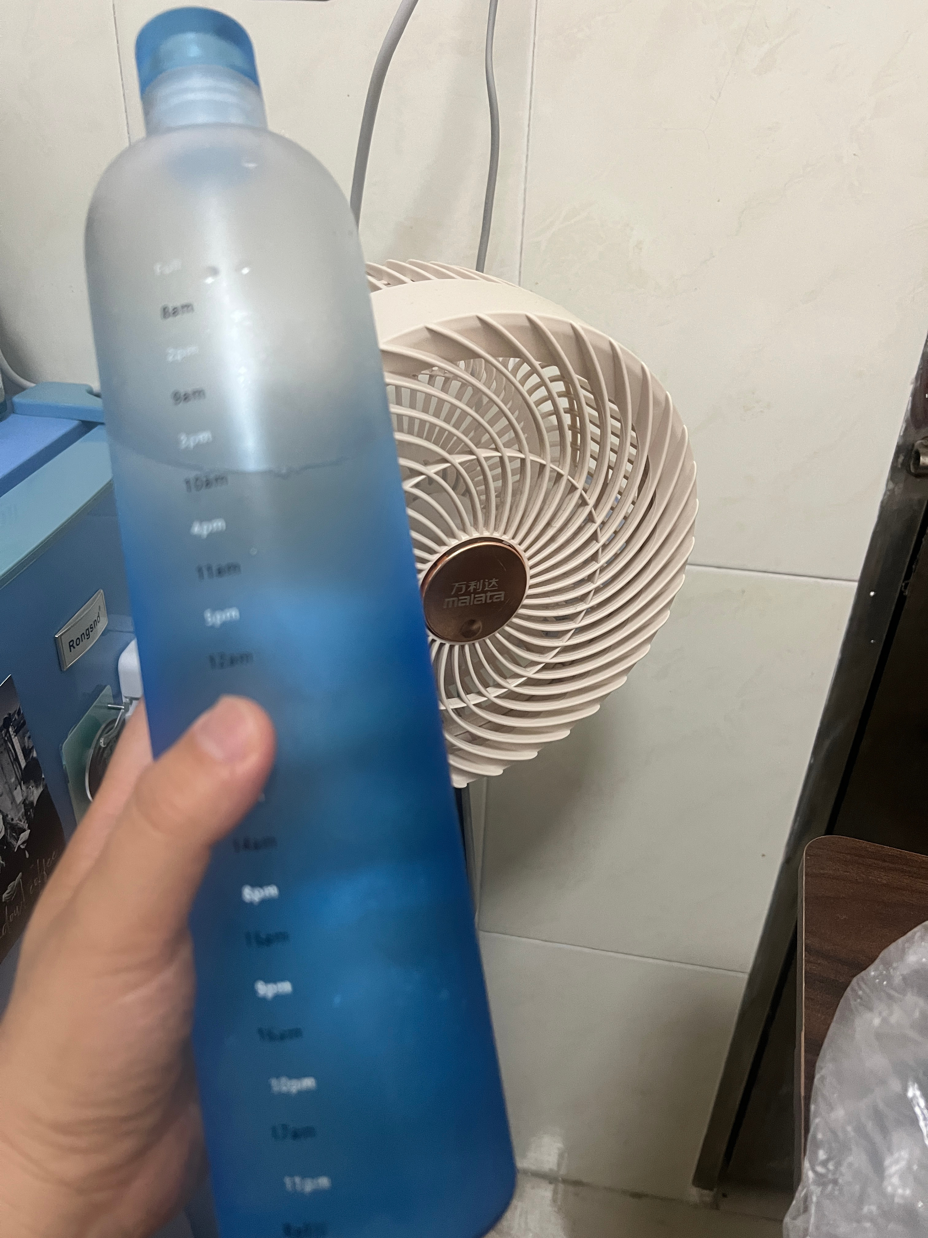 不怎么得劲，不太舒服，状态不好。人在旅途生活碎片 广州