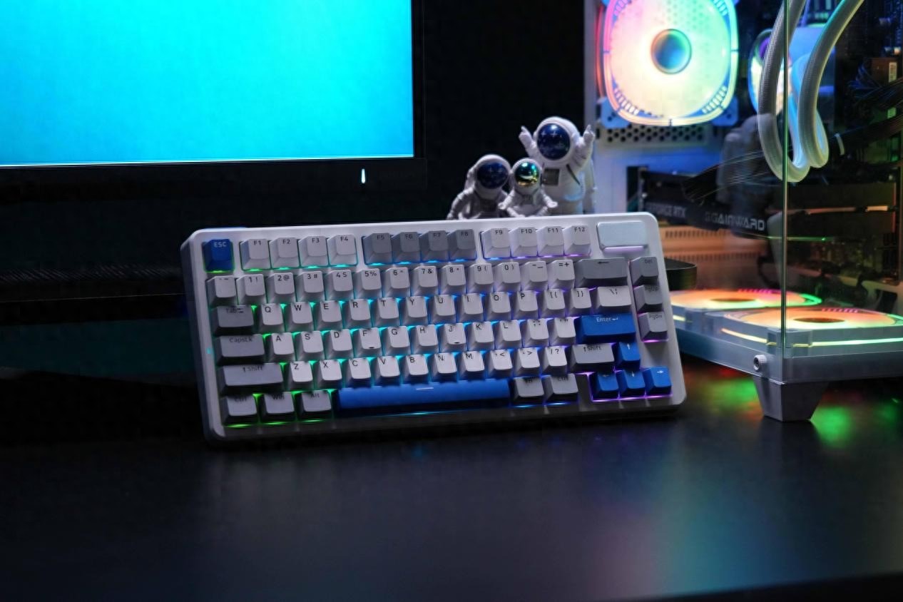 雷柏V700DIY-75评测：为桌面C位而生，颜值与实力兼备的客制化利器