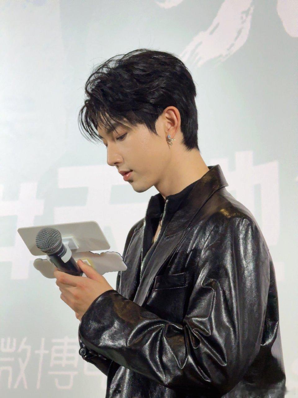 富贵有三勺盐三勺糖三个馒头 天地剑心剧宣赢麻了！成毅、李一桐、郭俊辰线下同框，网