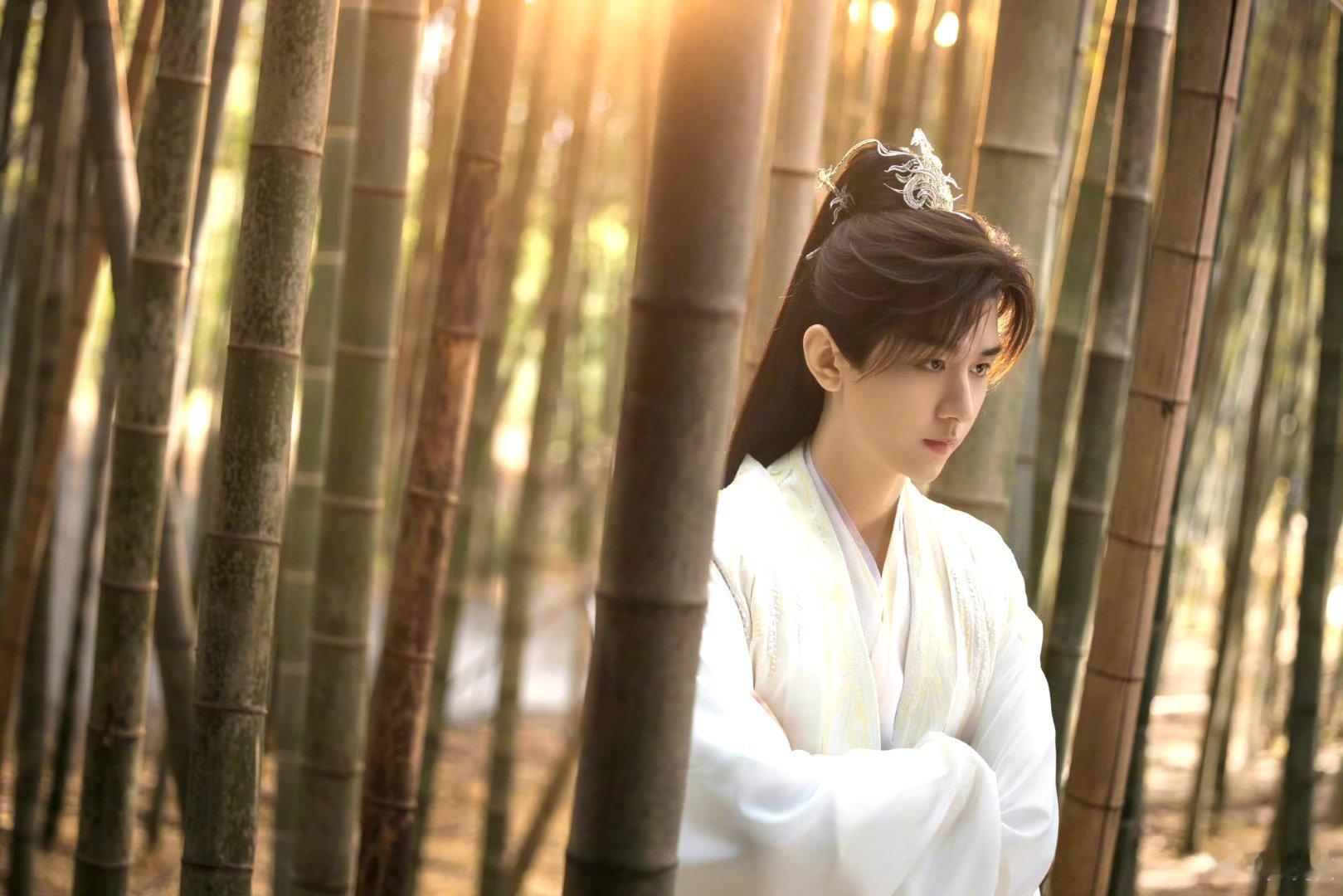 成毅长安二十四计cy成毅谢淮安“我的爱人离我好远好远 不只距离 还有心.”成毅｜