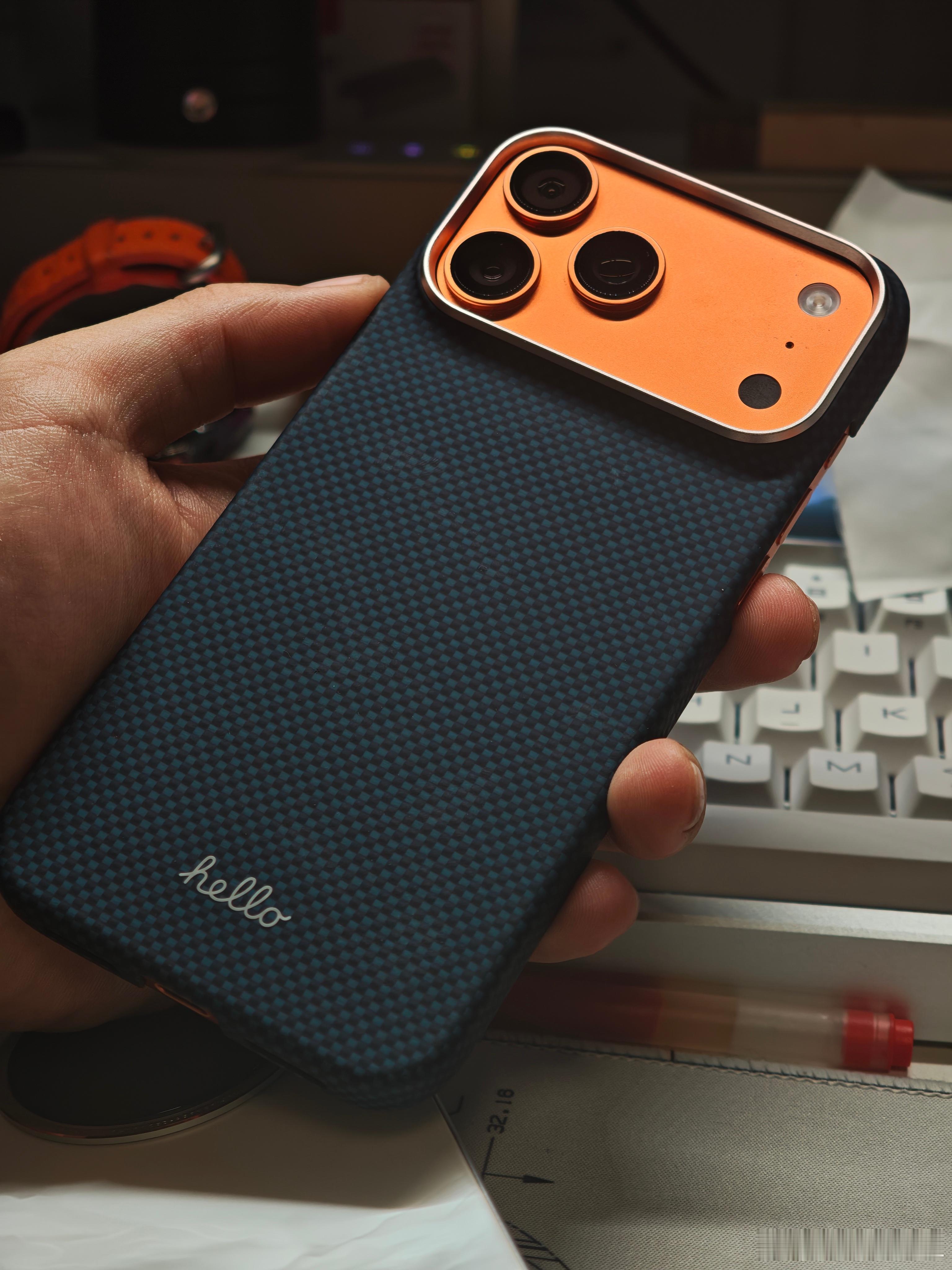 漂亮的壳能拯救丑的手机。 ​​​