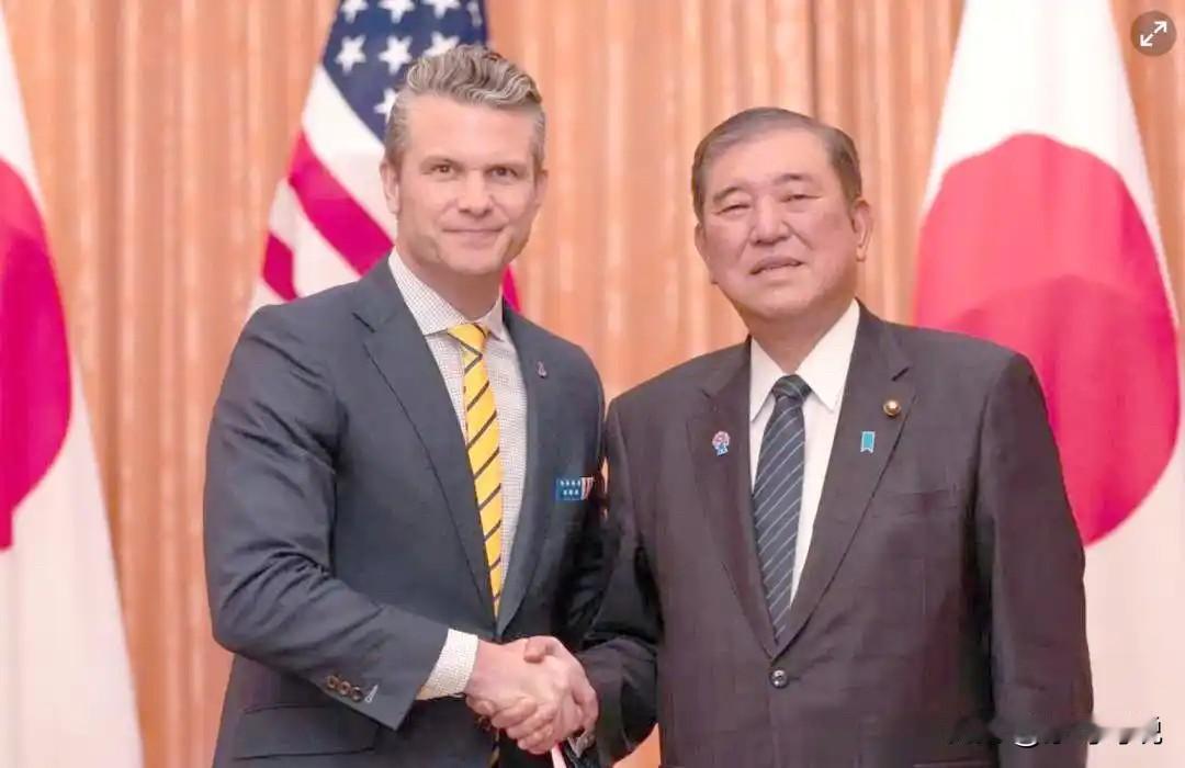 美国表态！
就在今天！针对中日军机事件美国国务院新闻发言人布鲁斯表示，“中方的行