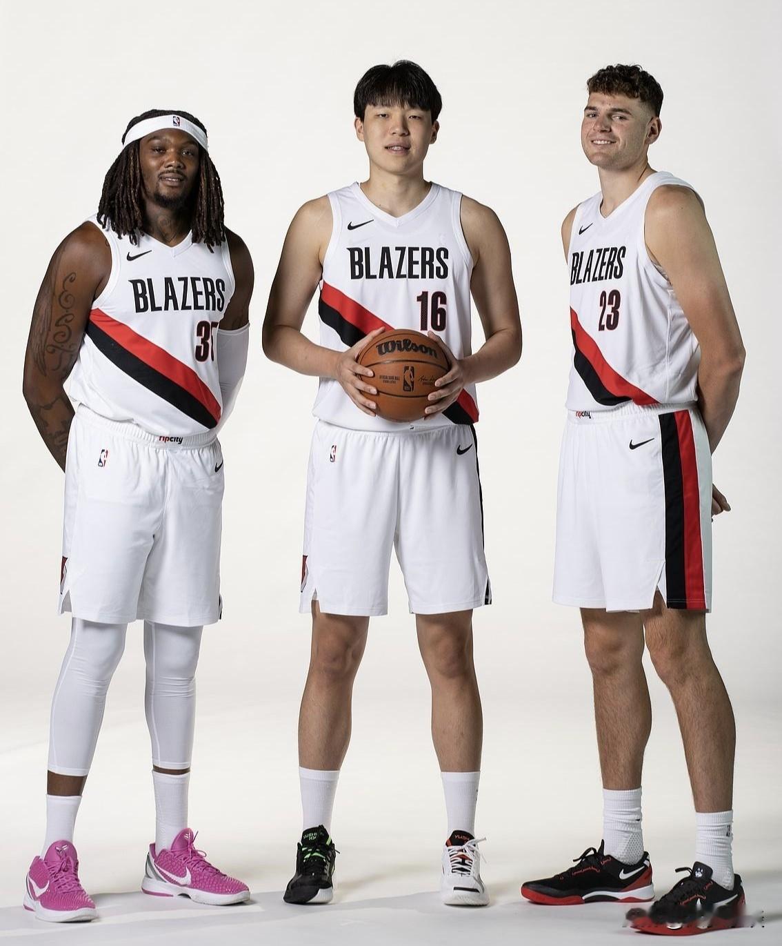 开拓者把用杨瀚森代替克林根去跟罗威分享中锋位置的时间，也不会比现在更糟糕。

所