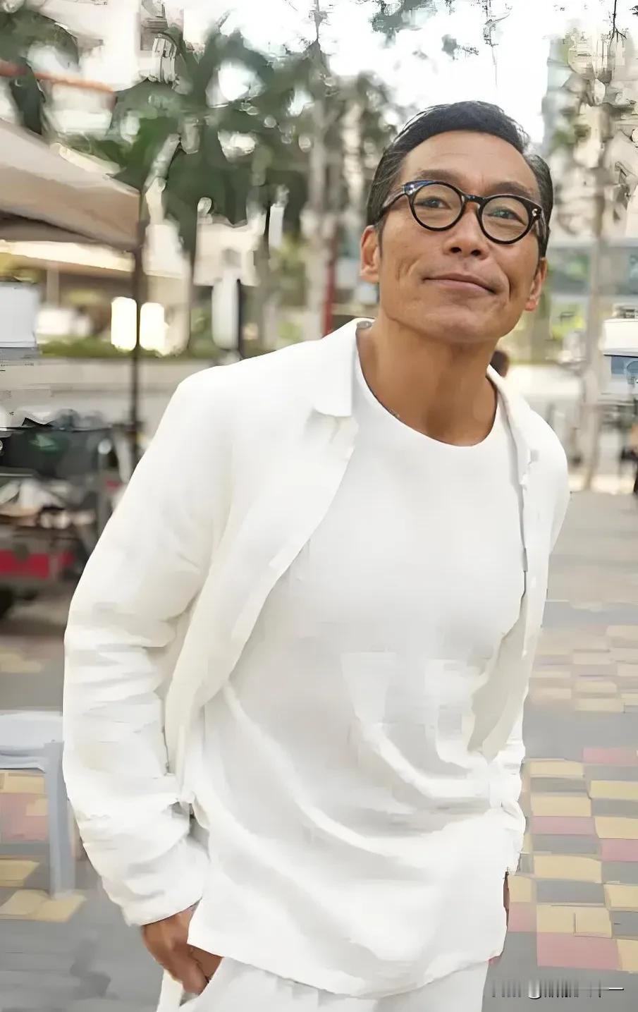 老鬼脑回路清奇，我忍了，

周少雄脑回路清奇，我也忍了，

可最让人无法接受的是
