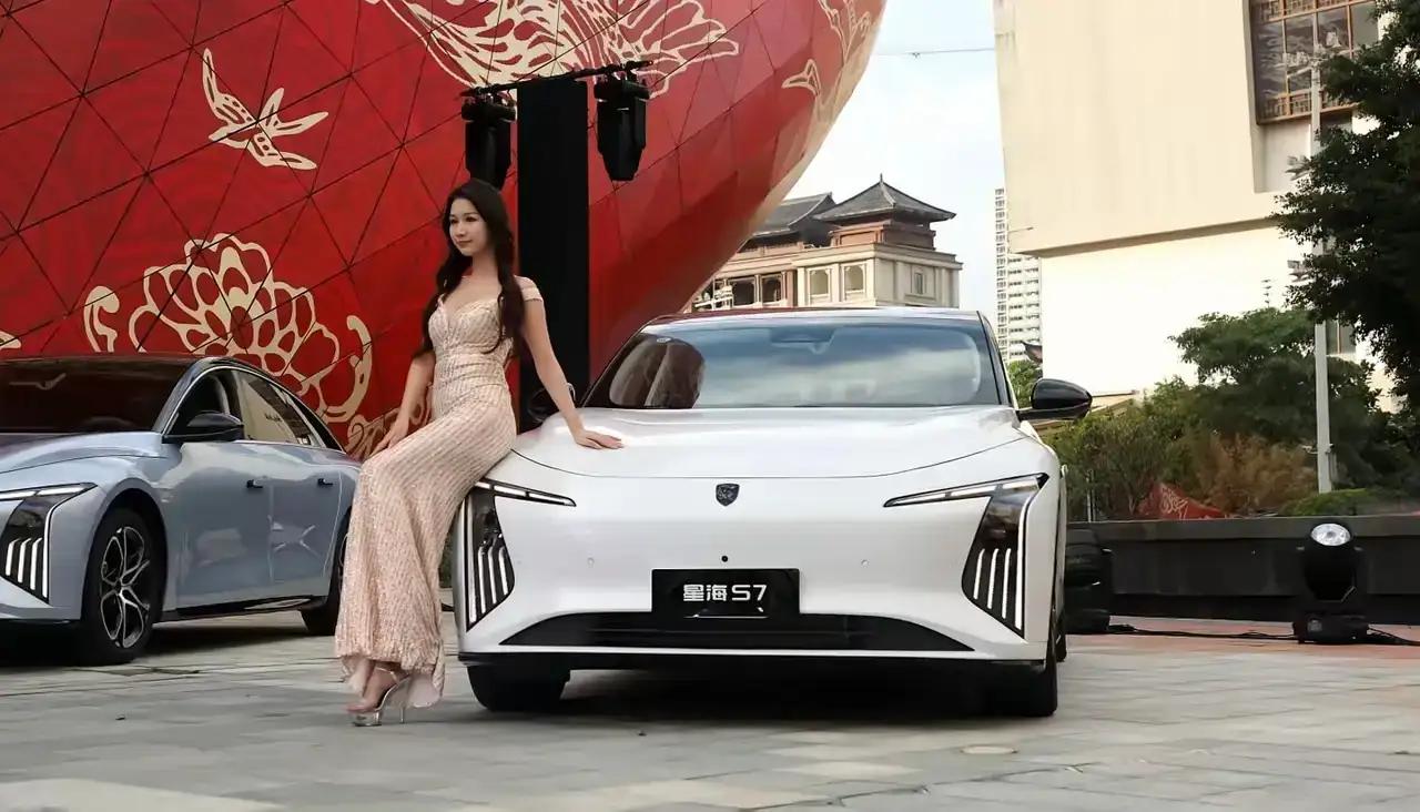 这就是赤裸裸的现实!
加满60升油箱：
1，英   国，约需800元人民币；
2