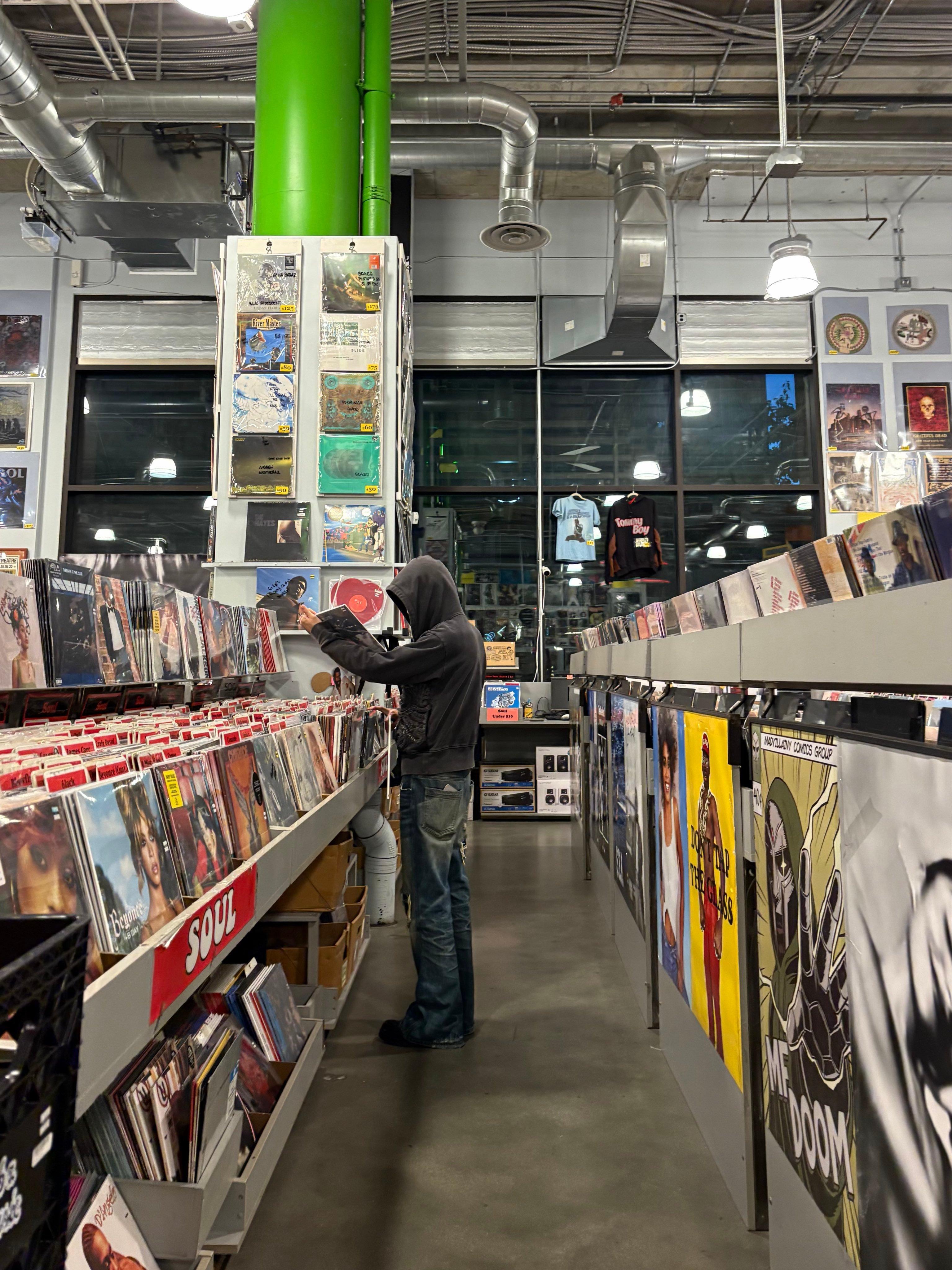 260819 NCT127 官推更新【diggin】📍 Amoeba Musi