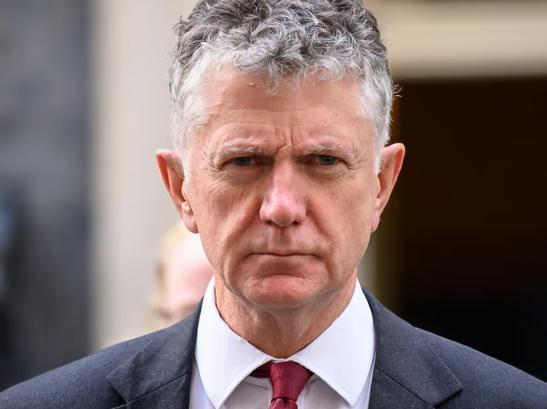 这场战争就是以色列主动发起的，美国已被犹太人操控绑架了！库什纳因为是总统女婿，就