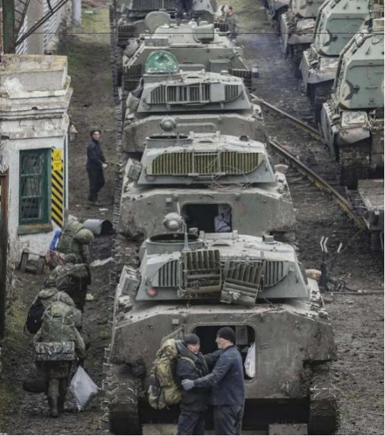 从纯军事角度来说，如果俄罗斯军队跟北约直接爆发军事冲突，很大概率上会被吊打。根据