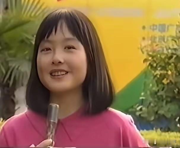 从“婴儿肥”到“皮包骨”，一个人的变化如此之大，是大众的审美趋向变了，还是个人的