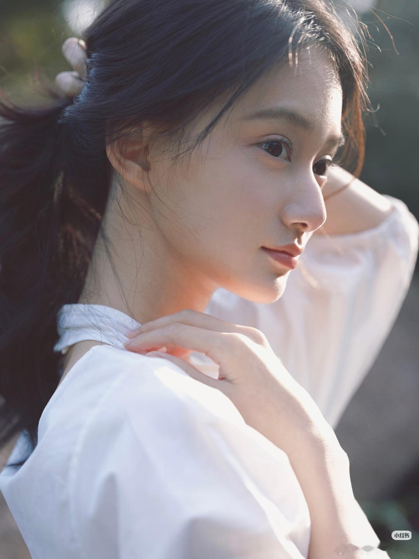李沁夏梦两版淳儿意难平李沁 李沁的淳儿带着一种岁月沉淀的美，夏梦的淳儿则是青春洋