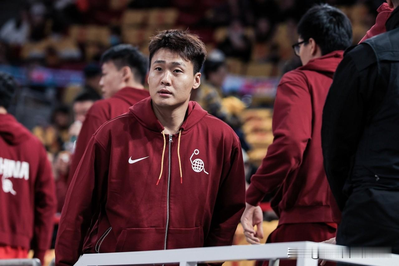 郭士强还是不让赵睿打？今晚18点，中国男篮将在客场挑战韩国男篮，赵睿不在12人名
