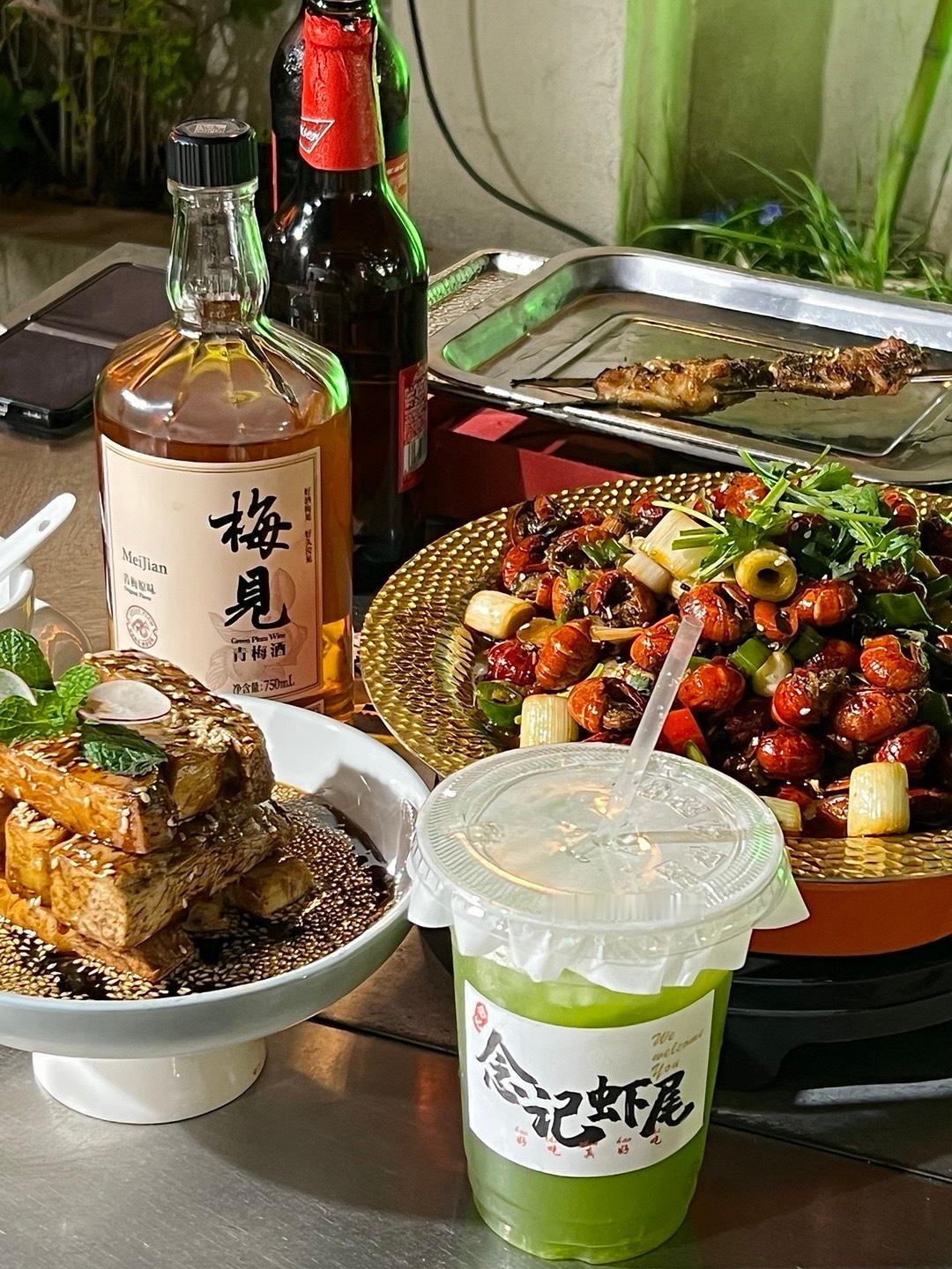 好久没喝过酒了 真是不能喝了[汗][汗][汗]我对不起这个饭店 真没控制住 ​​