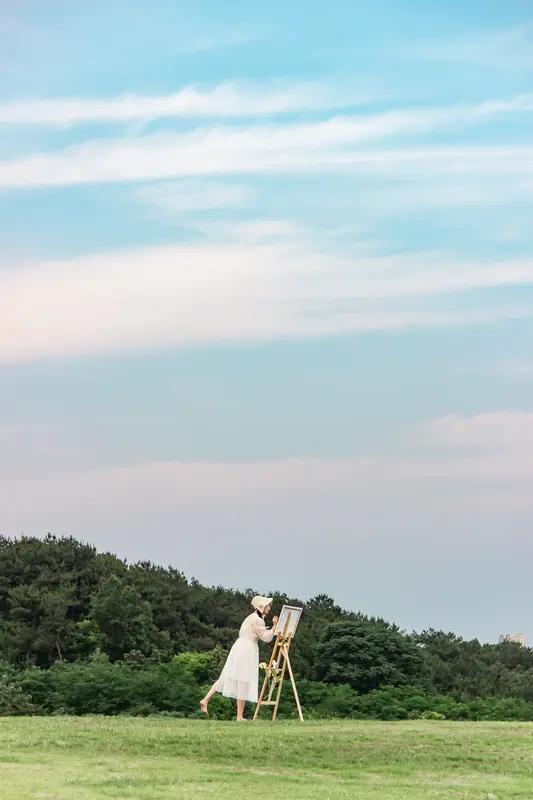 上联：岁月如歌翻新页。诚邀下联 看到“岁月如歌翻新页”这个上联，瞬间来了兴致。岁