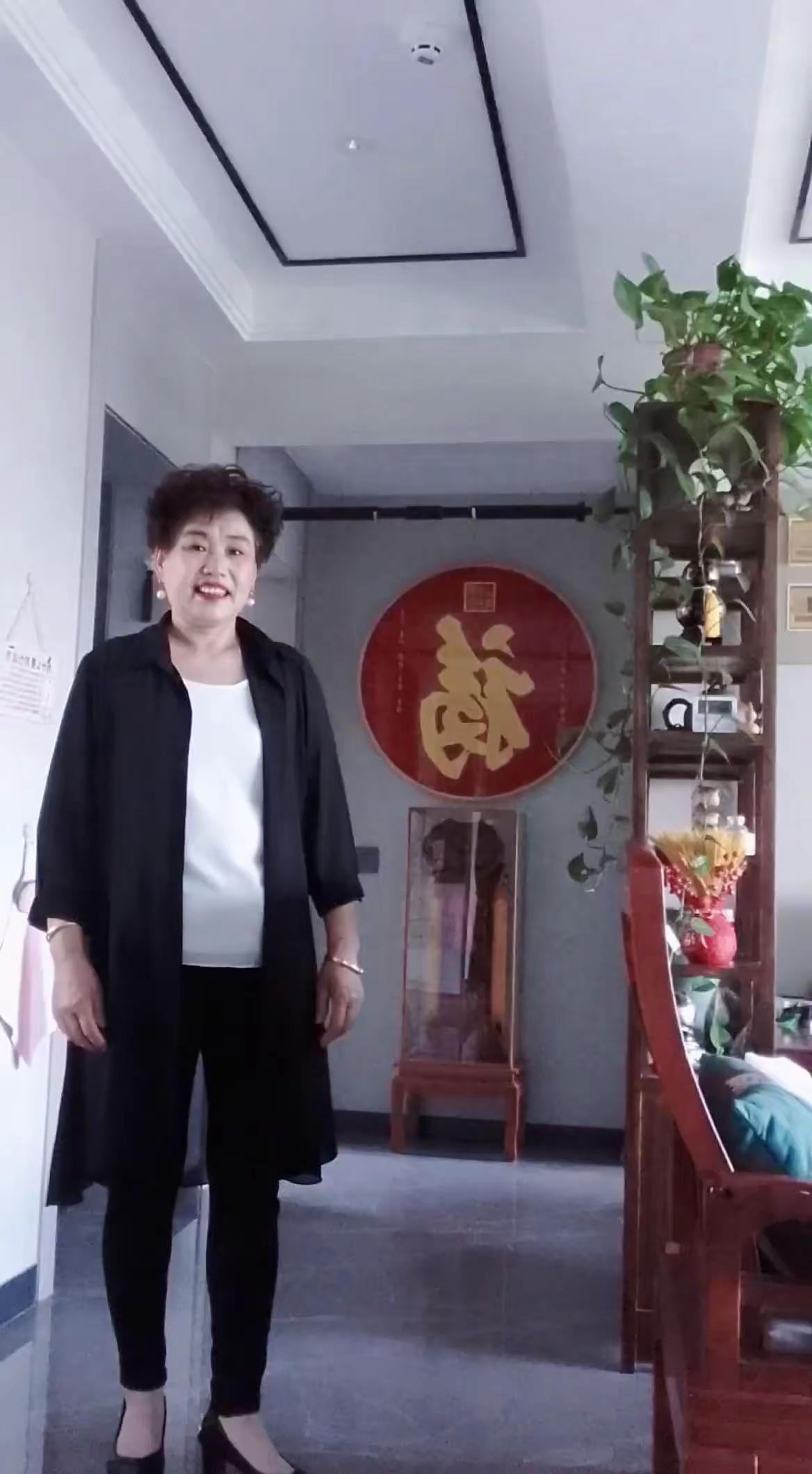 自信打不死的心态活到老