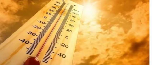 民心所向，这才是有温度的执法！
事情其实很简单。近日，首都北京。一摩托车主骑上了