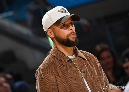 库里伤情再度传来坏消息！

据权威记者Slater报道：消息人士透露，勇士队球星