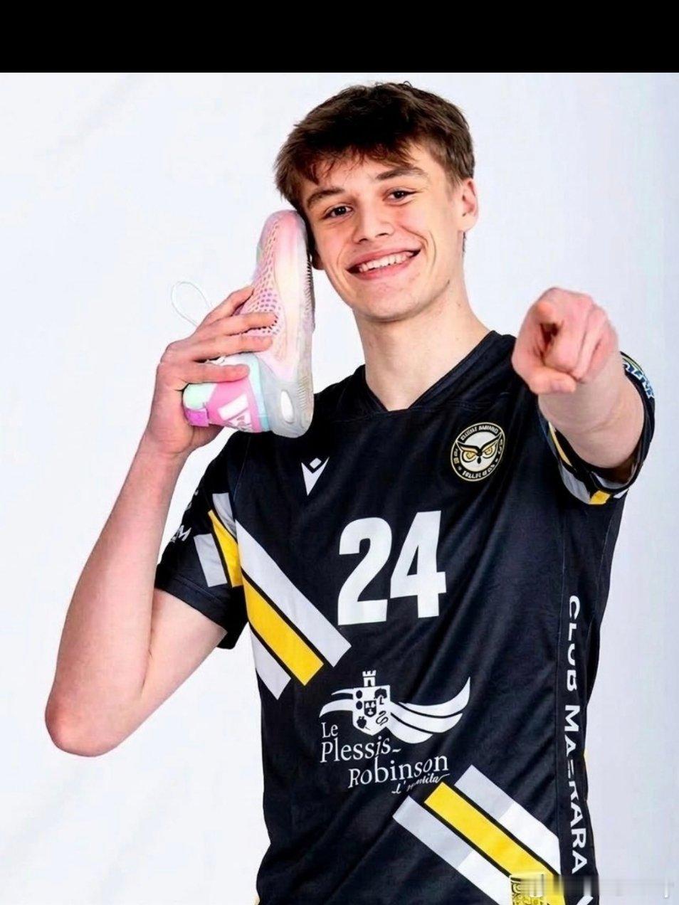 法国男排副攻盖耶新赛季将加盟波超冠军球队卢布林。另外波兰年轻球员沃伊切赫·加耶克