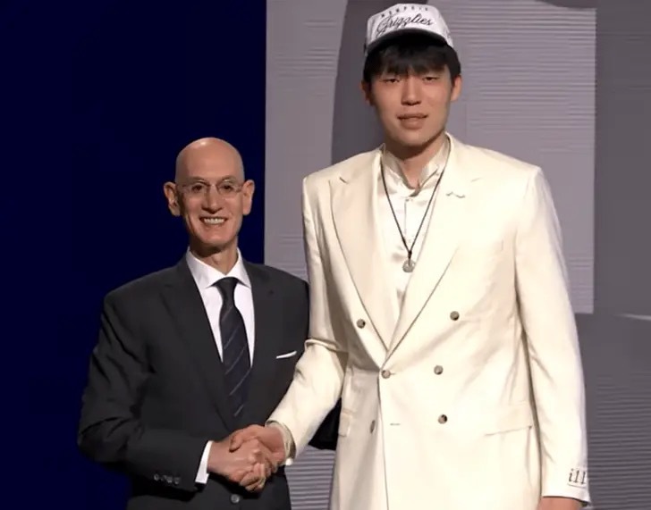 杨瀚森成为第9位被选中的中国球员，也是第3位首轮秀。从试训开始，一步一步得到业界