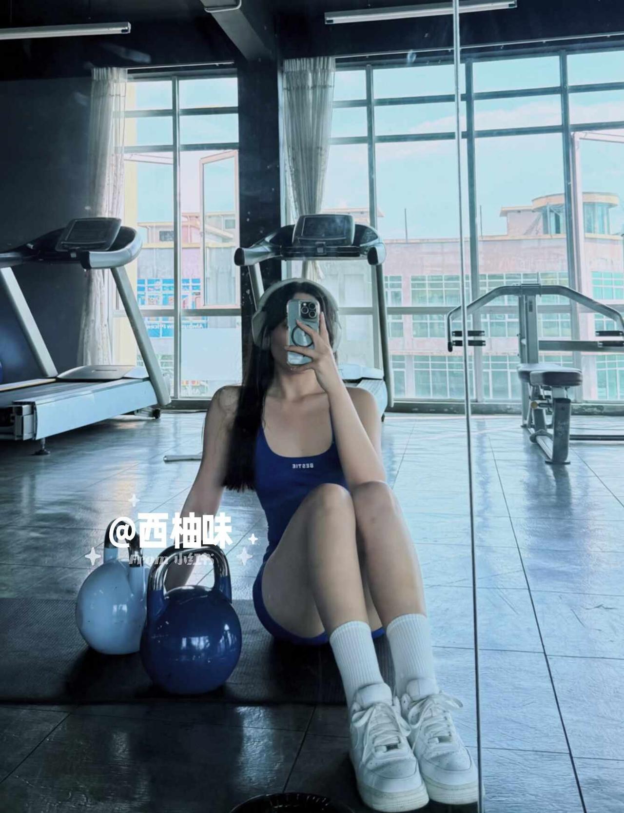 蓝色太好看啦～🩵💙
是谁说蓝色就等于忧伤 晒晒我的克莱因蓝 蓝色 见人不如健