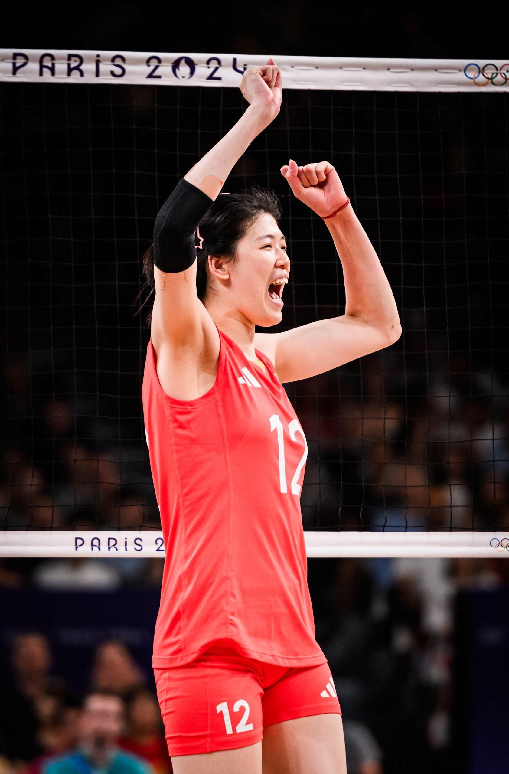 #中国女排vs塞尔维亚女排# #李盈莹又拦又扣# #和女排一路相随# #为中国女