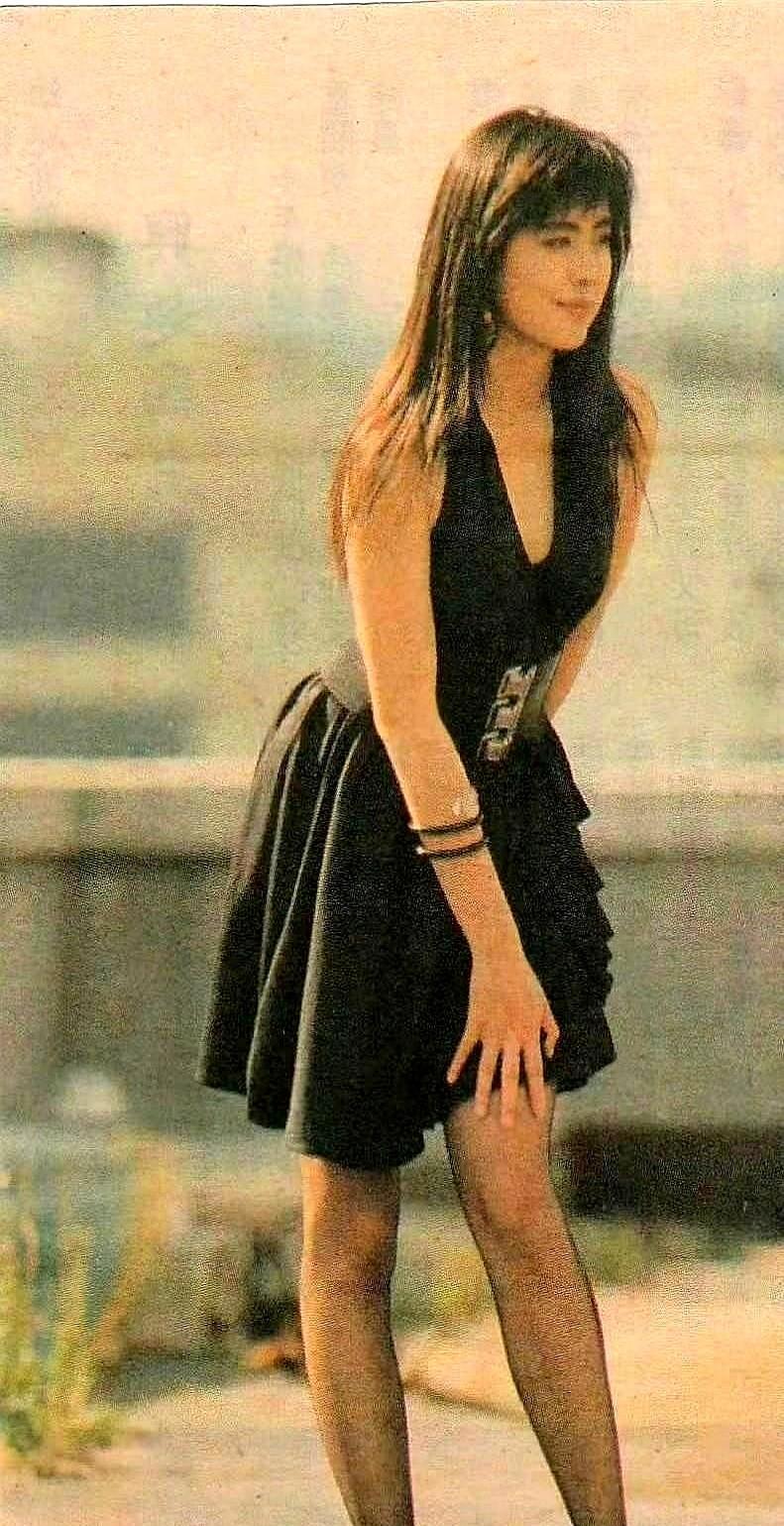王祖贤30年天天游一千米，不是为了美，是命里带着抗老的密码。
腿上有肉，骨头才硬