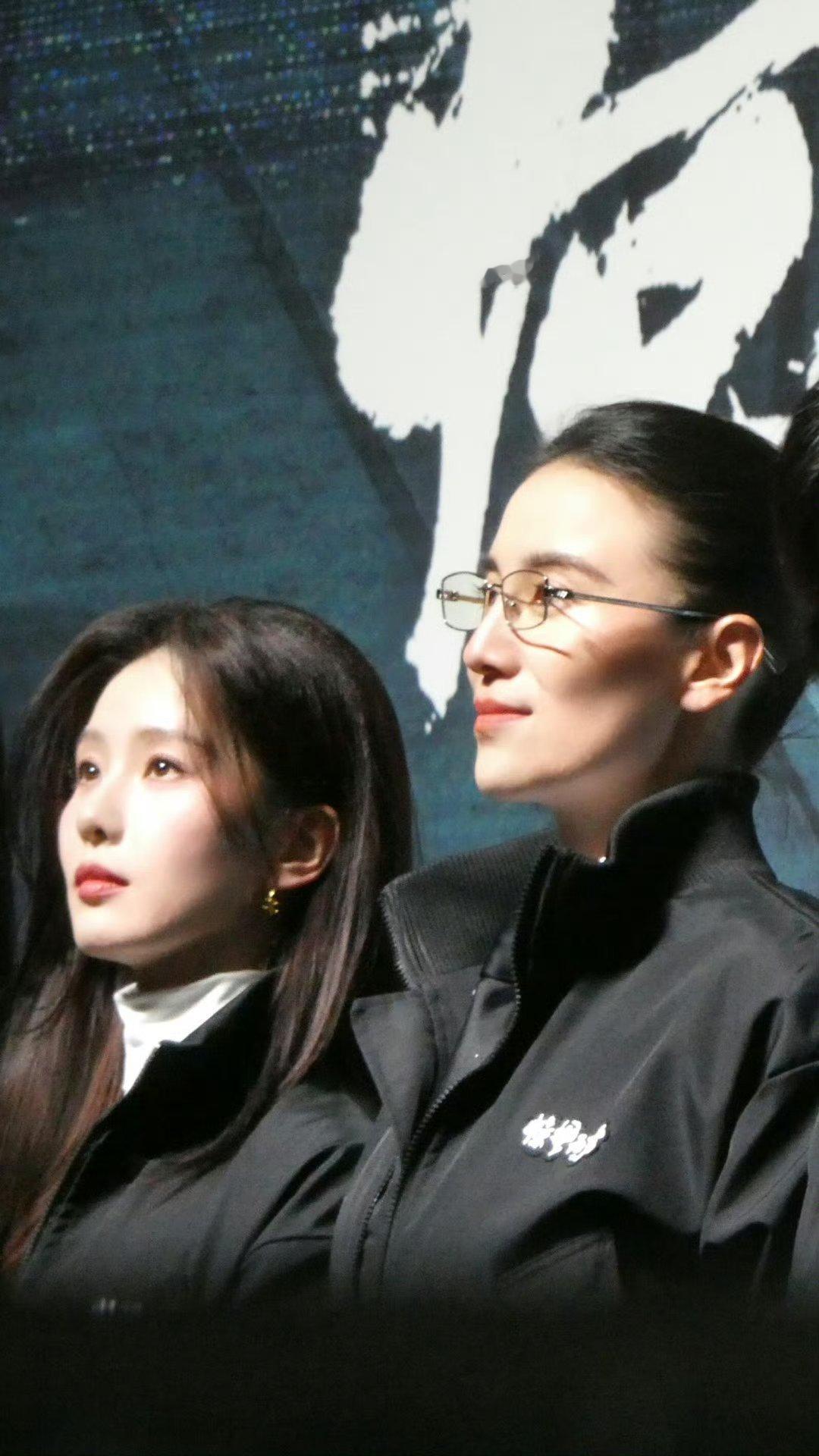 宋佳刘诗诗别试探了有市场我想这也许就是又帅又美吧 