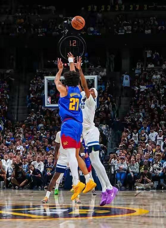 最多曾落后19分！爱德华兹30分10篮板，森林狼119-114逆转掘金nba篮球