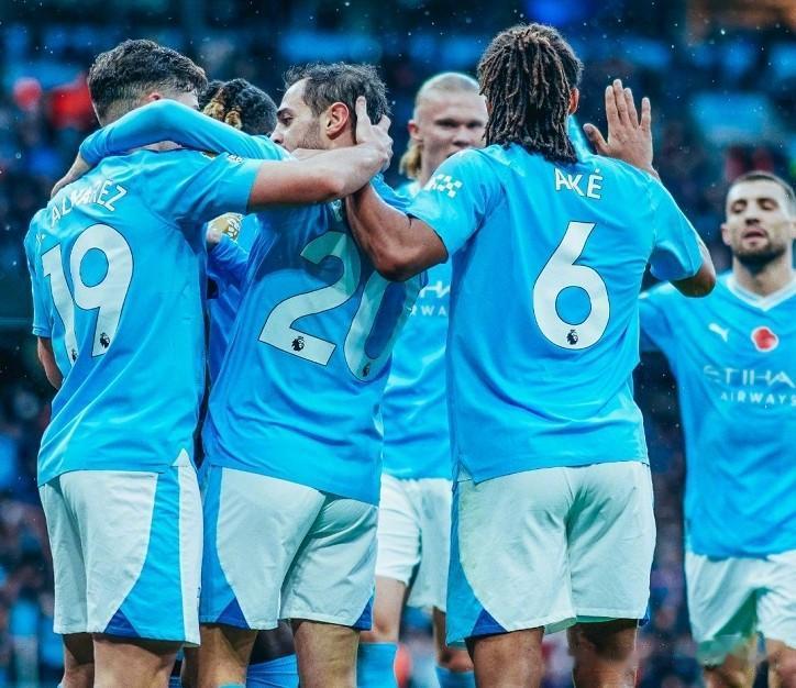 6-1！多库单场独造5球，吊打曼联水货，曼城刷爆纪录，13连胜登顶
英超豪门曼城