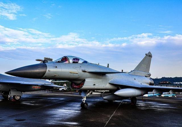 毫不夸张的说，全球所有国家，有能力破解歼10C+霹雳15+红旗9+ZDK03预警