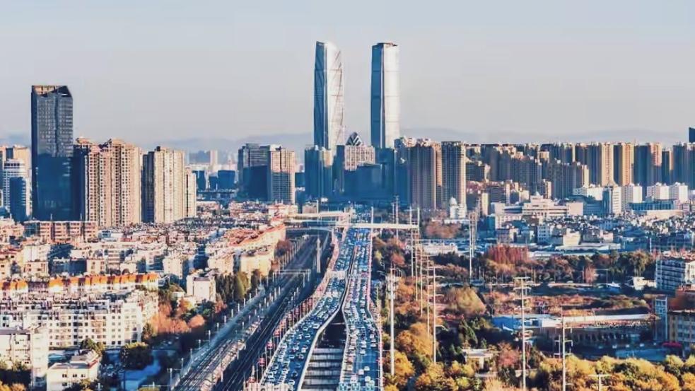 🔥昆明楼市小阳春杀疯了！刚需改善都在冲。昆明楼市小阳春真来了！利率新低+购房补