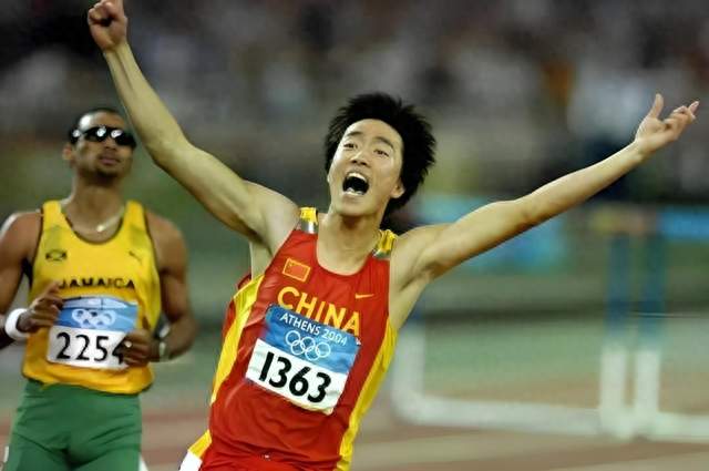 刘翔晒49.4万买断费，却引爆年入200万美元谣言：为何活了十几年
