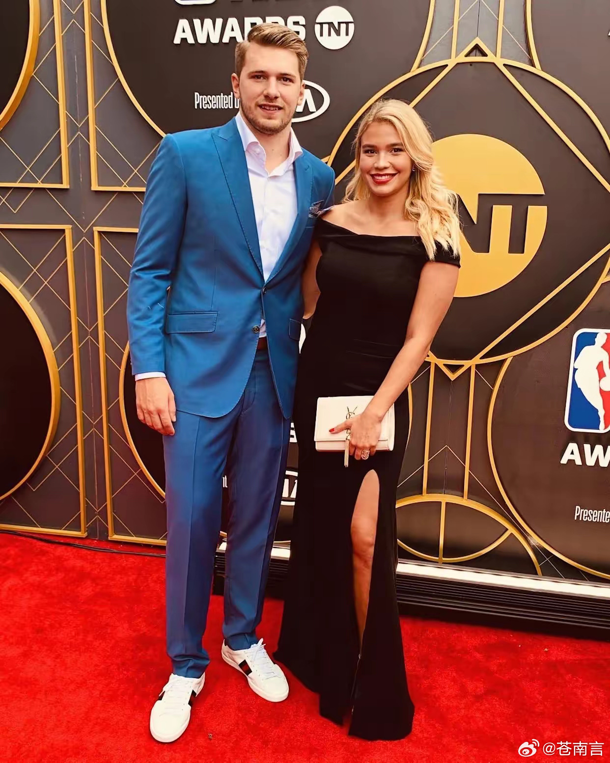 东契奇发声明解除婚约💥东契奇向ESPN证实，已与未婚妻安娜玛丽亚-戈尔泰斯分手