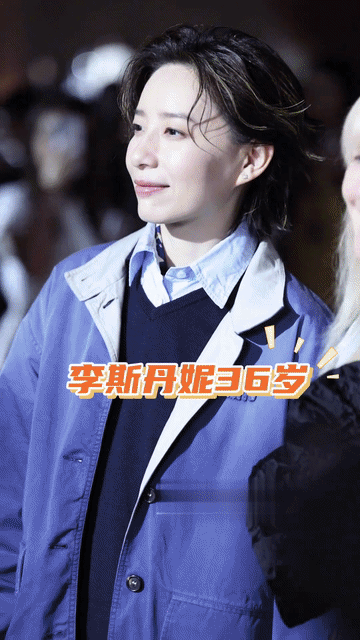 Miumiu活动，镜头一到李庚希那儿，画风突变，普通人参加活动穿的都比李庚希这身