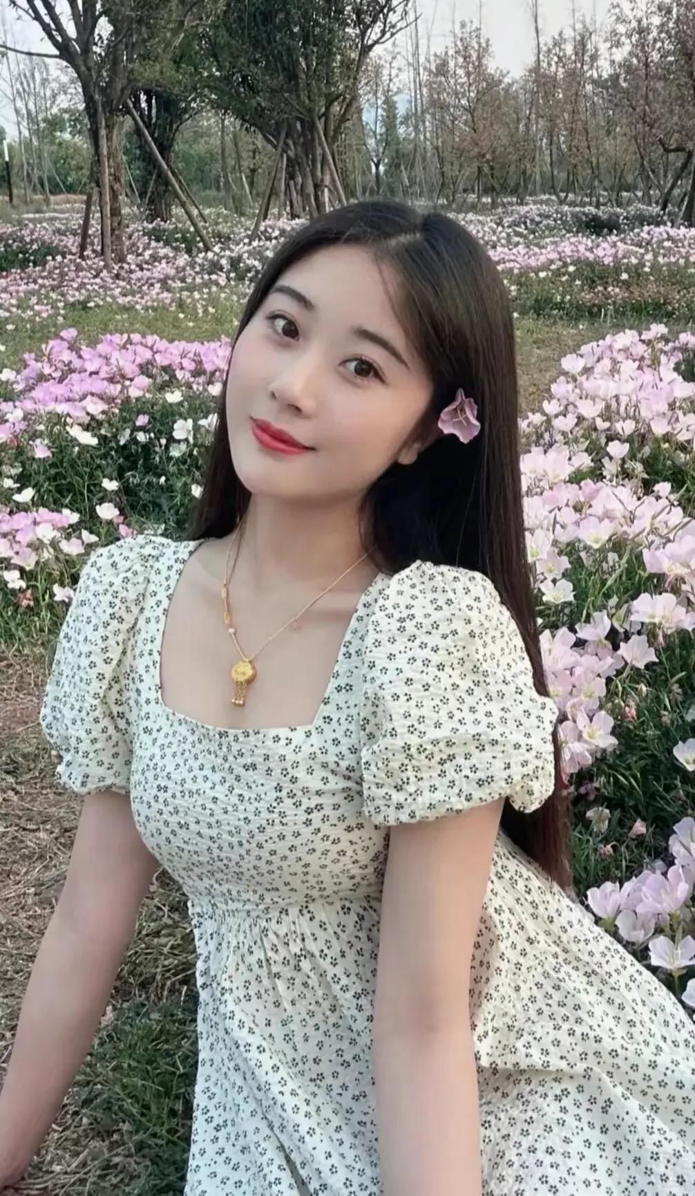 桃花美少女