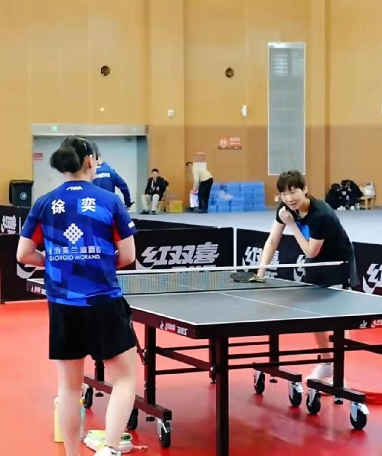 王曼昱疑似身体不适没上场乒超决赛，山东鲁能战力大减，遗憾败北！
原来曼昱决赛对阵