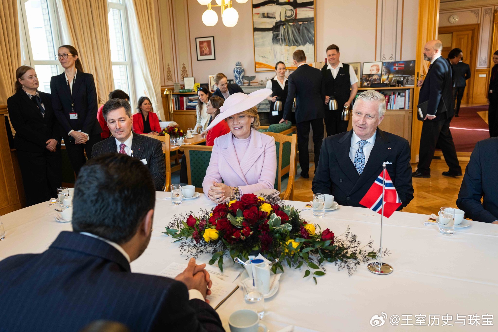 新闻 2026.3.24 比利时国事访问挪威Day 1，日间补图，在奥斯陆皇宫寒