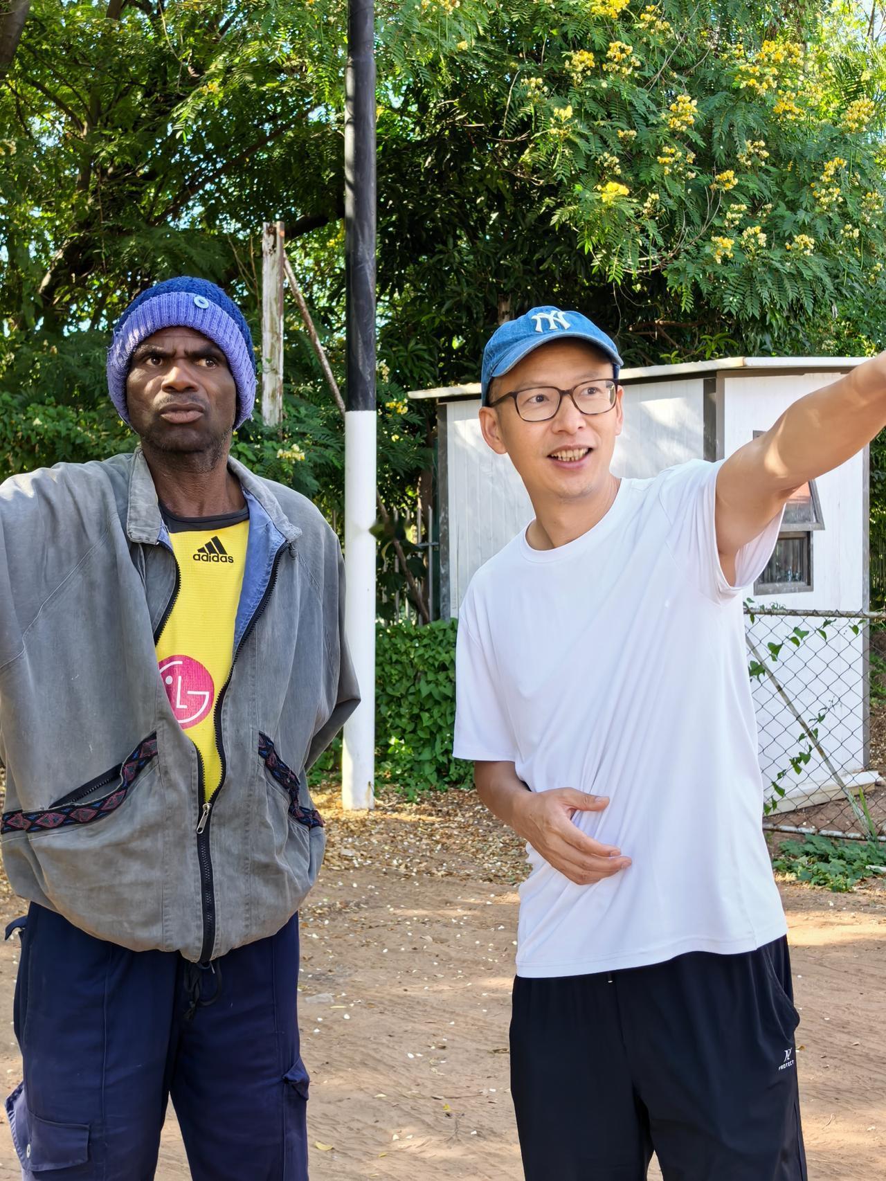 今天遇到一位关注我多年的粉丝，她说：“我从你在杭州徒步的时候就开始关注你了。”这