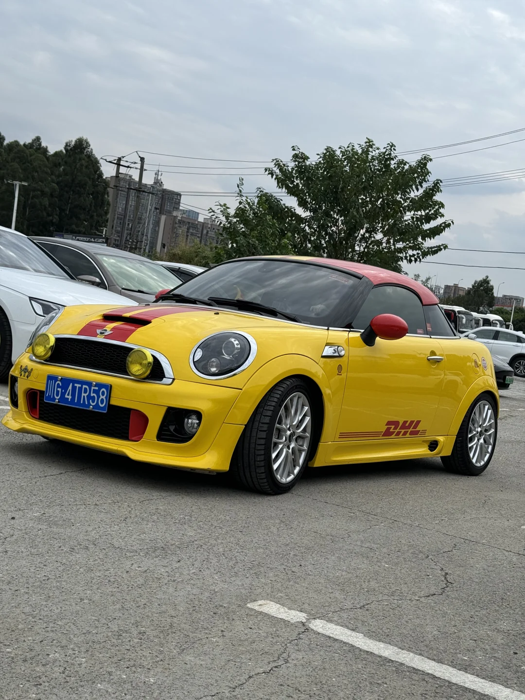 R58如何坐下第三个人？