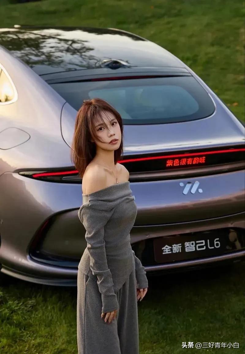 最近试驾了智己汽车，不得不说它的新三大件太香了！
日常通勤时，智己全线控四轮转向