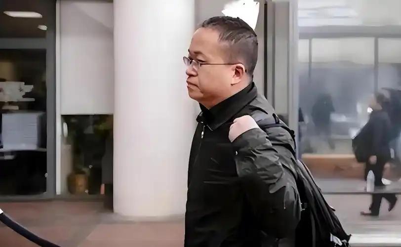 谁能想到，一位中国芯片专家，受邀去美国参加学术交流，刚下飞机就被FBI带走，从此