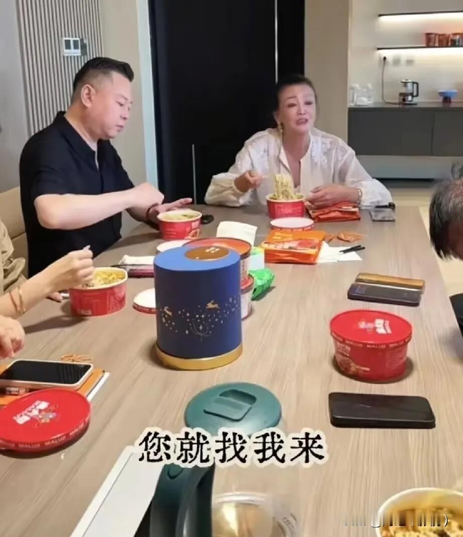 看完兰姐的职场日常，瞬间读懂麻六记一路走红的底气，从来不是营销，而是藏在细节里的