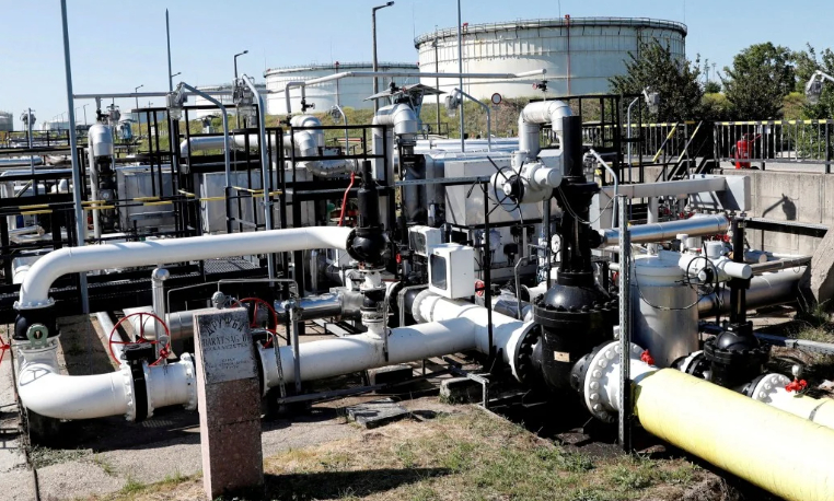 据路透，欧盟推迟了永久禁止进口俄罗斯石油的提议，欧盟委员会将不再按原计划于4月1